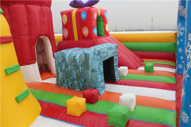 圣诞充气娱乐城