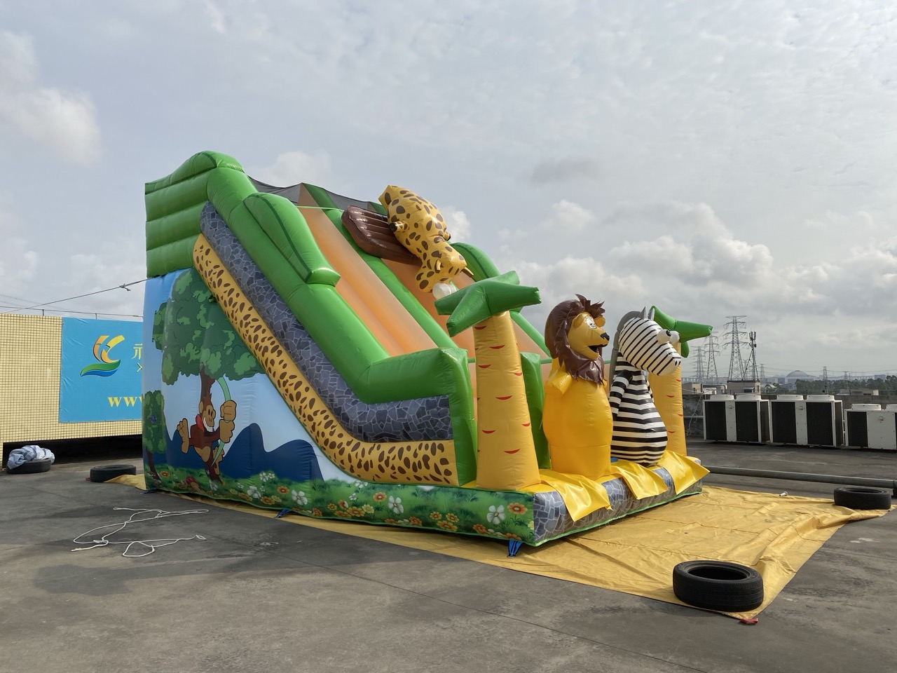 动物园充气滑梯