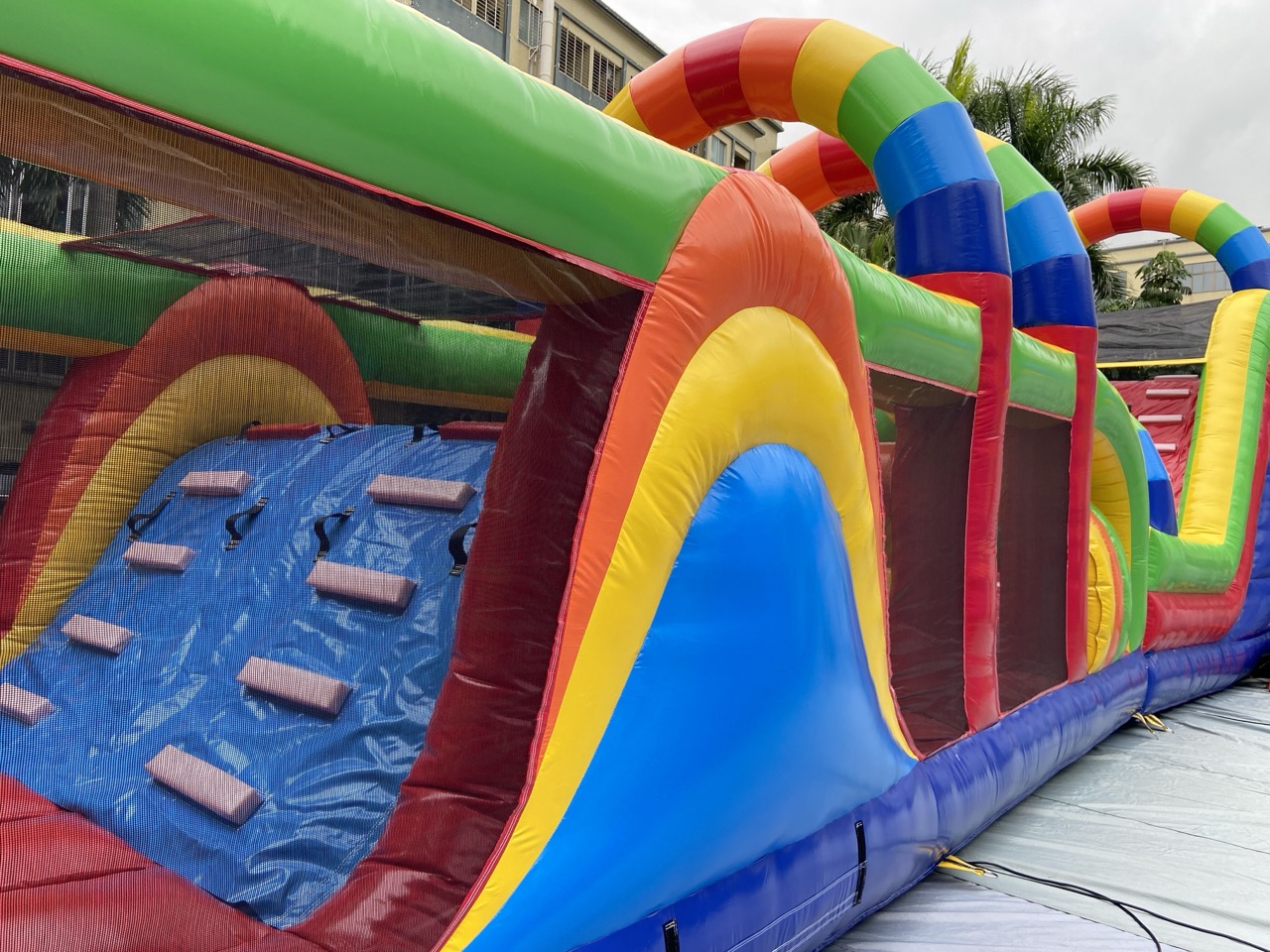 彩色障碍城堡出售