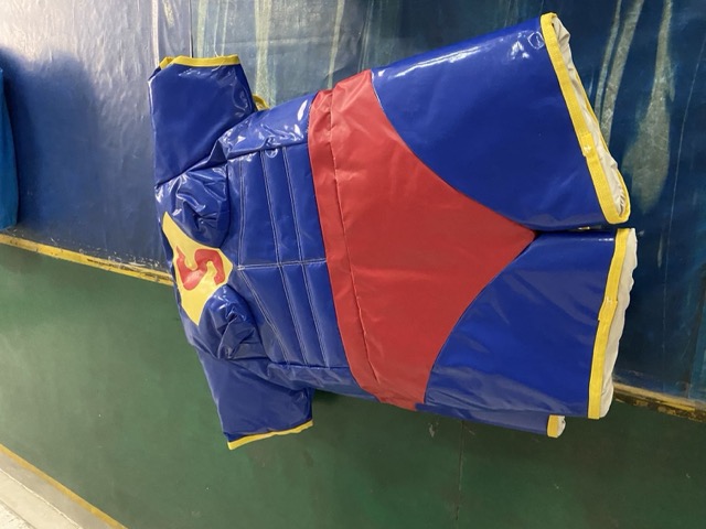 超人主题充气相扑服外观